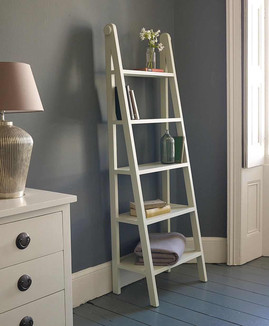 Porche Solid Wood Ladder Bookcase In, Ladder Shelf Bookcase White